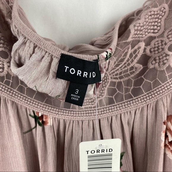 Torrid Lilac Crinkle Gauze Cold Shoulder Blouse - Picture 8 of 8